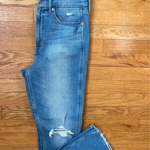 Gap Women’s Distressed Jean, Size 28